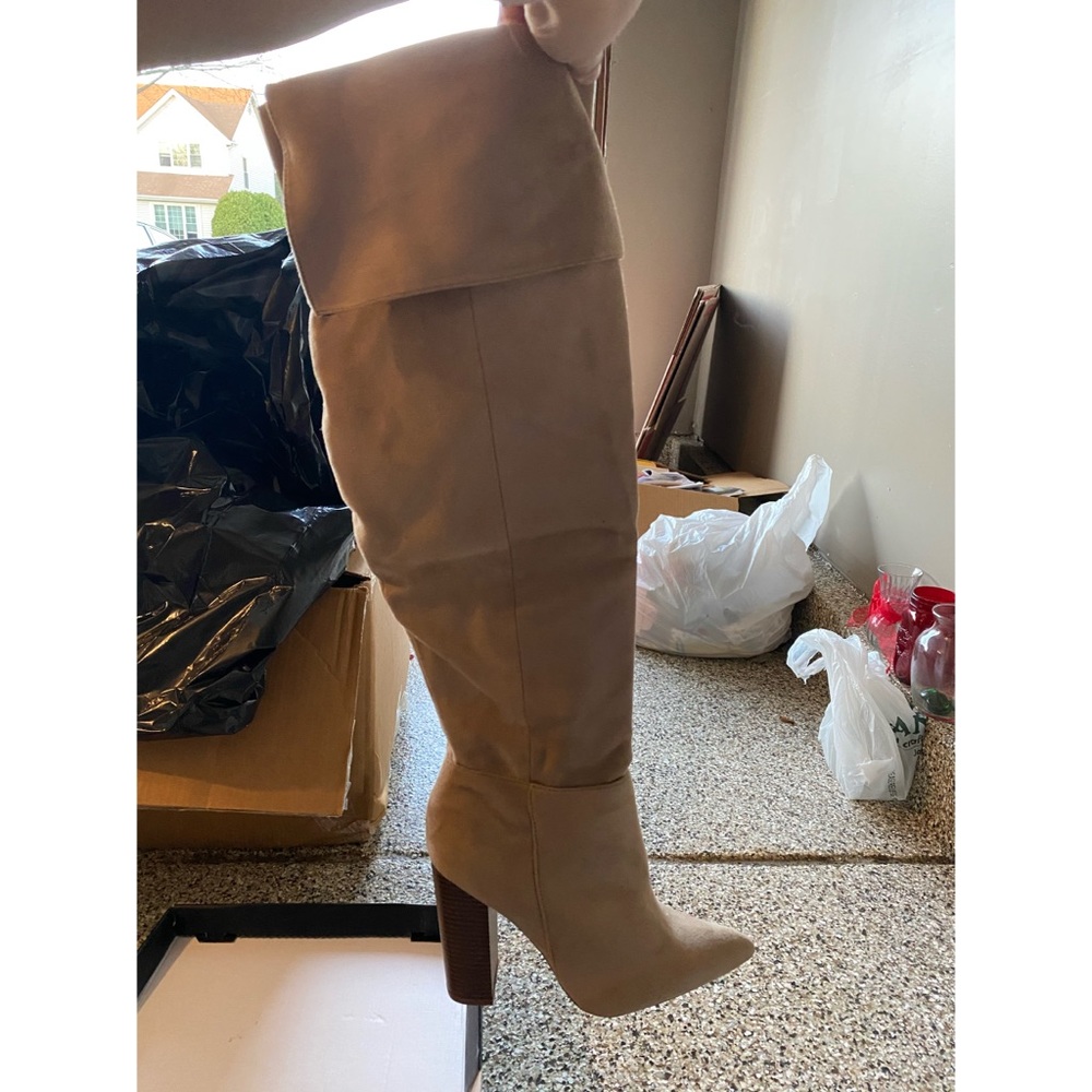 OLIVIA FARGIANO SUEDE HEELED BOOTS - SIZE 8.5